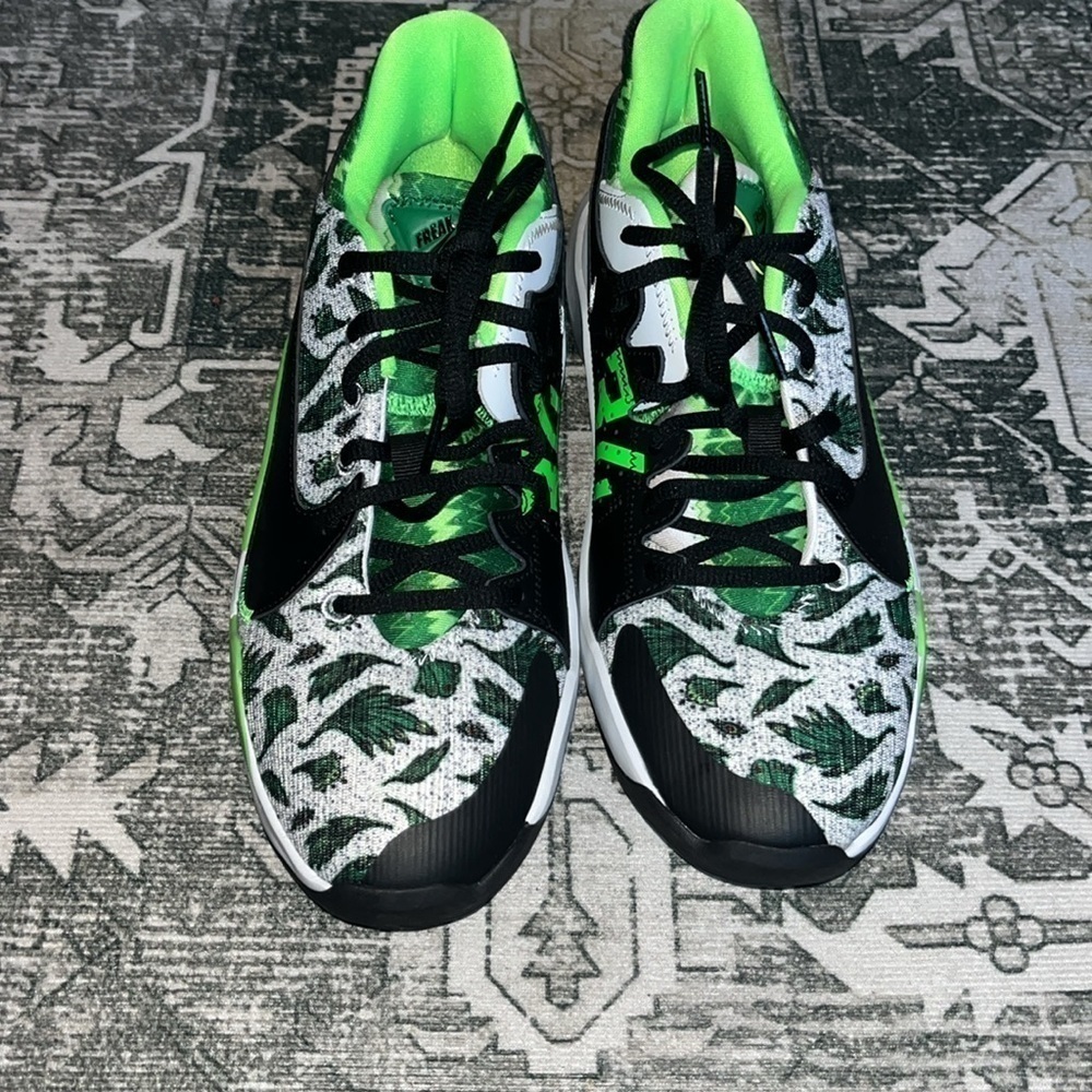 Nike kids or men’s Zoom Freak 2 Naija size 7 - Picture 4 of 9